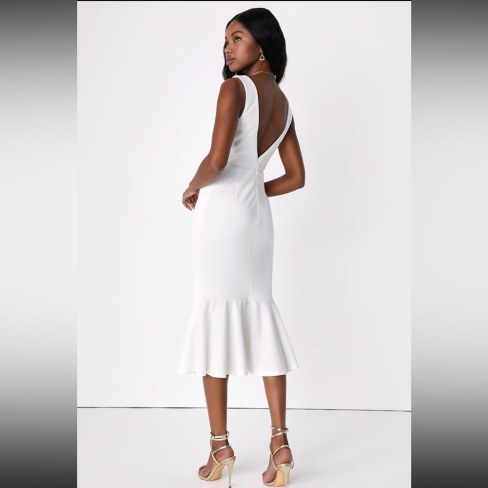 Lulus Moment Maker White Square Neck
Trumpet Midi Dress, Large